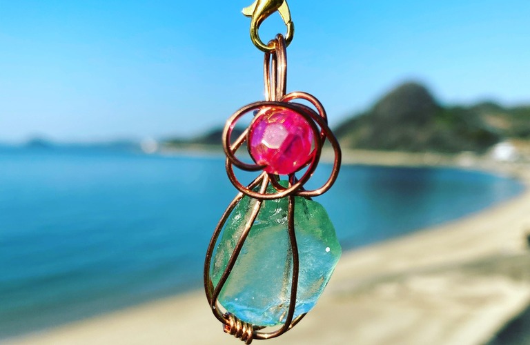 天然の素材を使ったネックレスを販売 | シーグラスのアクセサリーなら唯一無二のmana pool